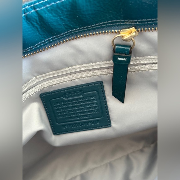 Coach Teal Blue Embossed C logo Tote with side pockets Y2K 2012 NWOT - Picture 3 of 16